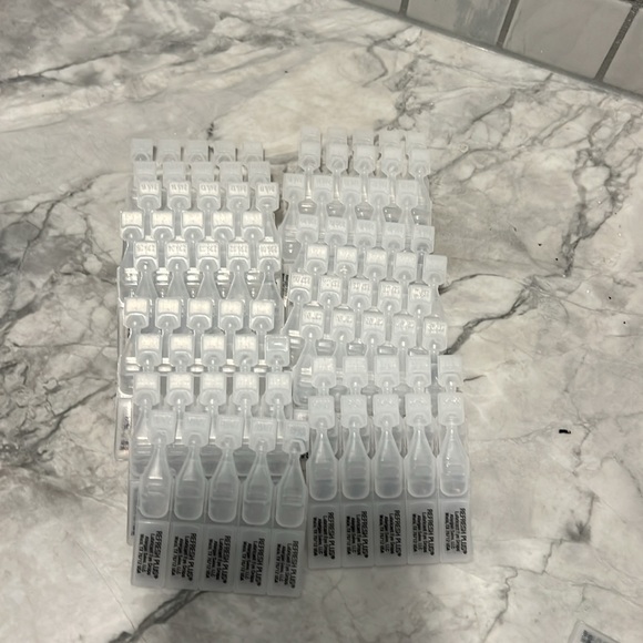 Refresh Plus Eye Drops - Blue and Green Packaging - Picture 5 of 11